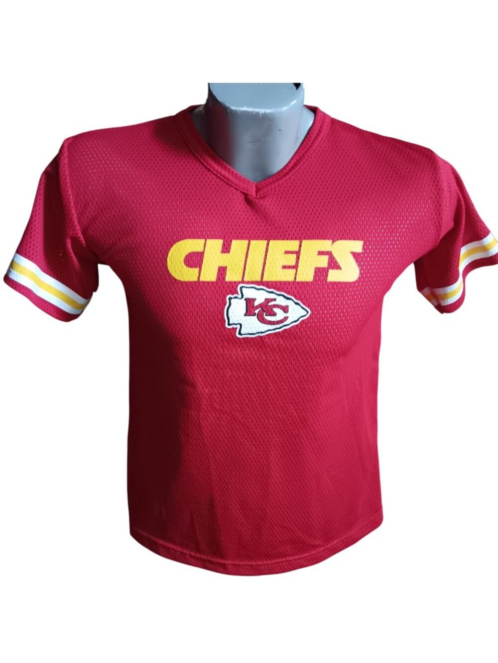 True Vintage T-shirt Small Kansas City Chiefs Mesh V-Neck Jersey Logo Sleeves